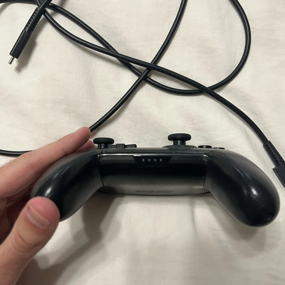 Nintendo Switch Pro Controller - Picture 3 of 4